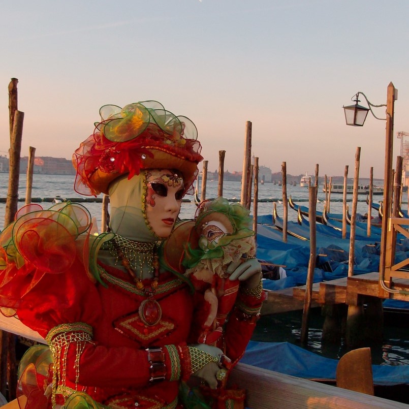Location Costumes Carnaval de Venise pour vos événements à Lille
