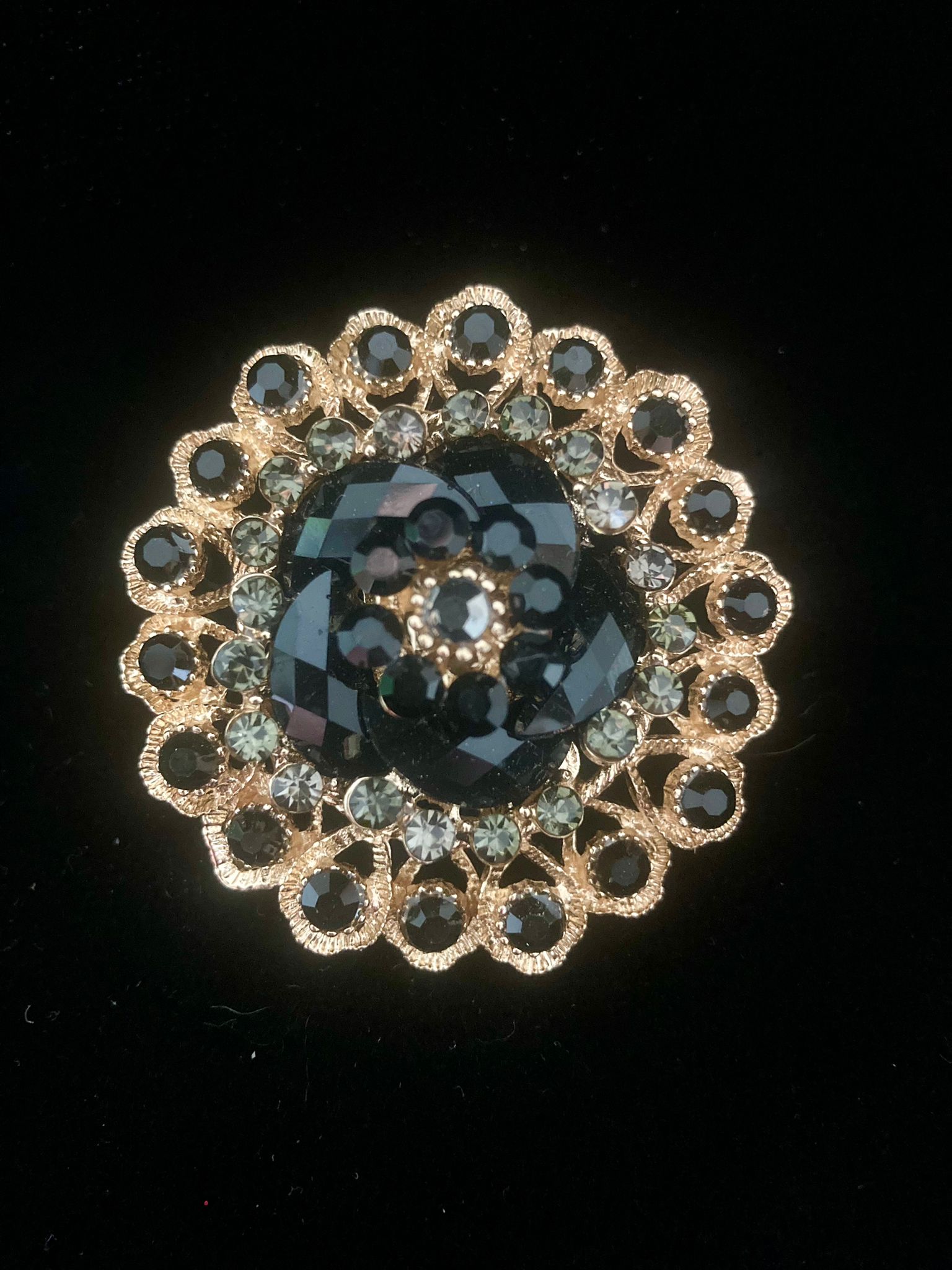 bague-strass-noir-dore-