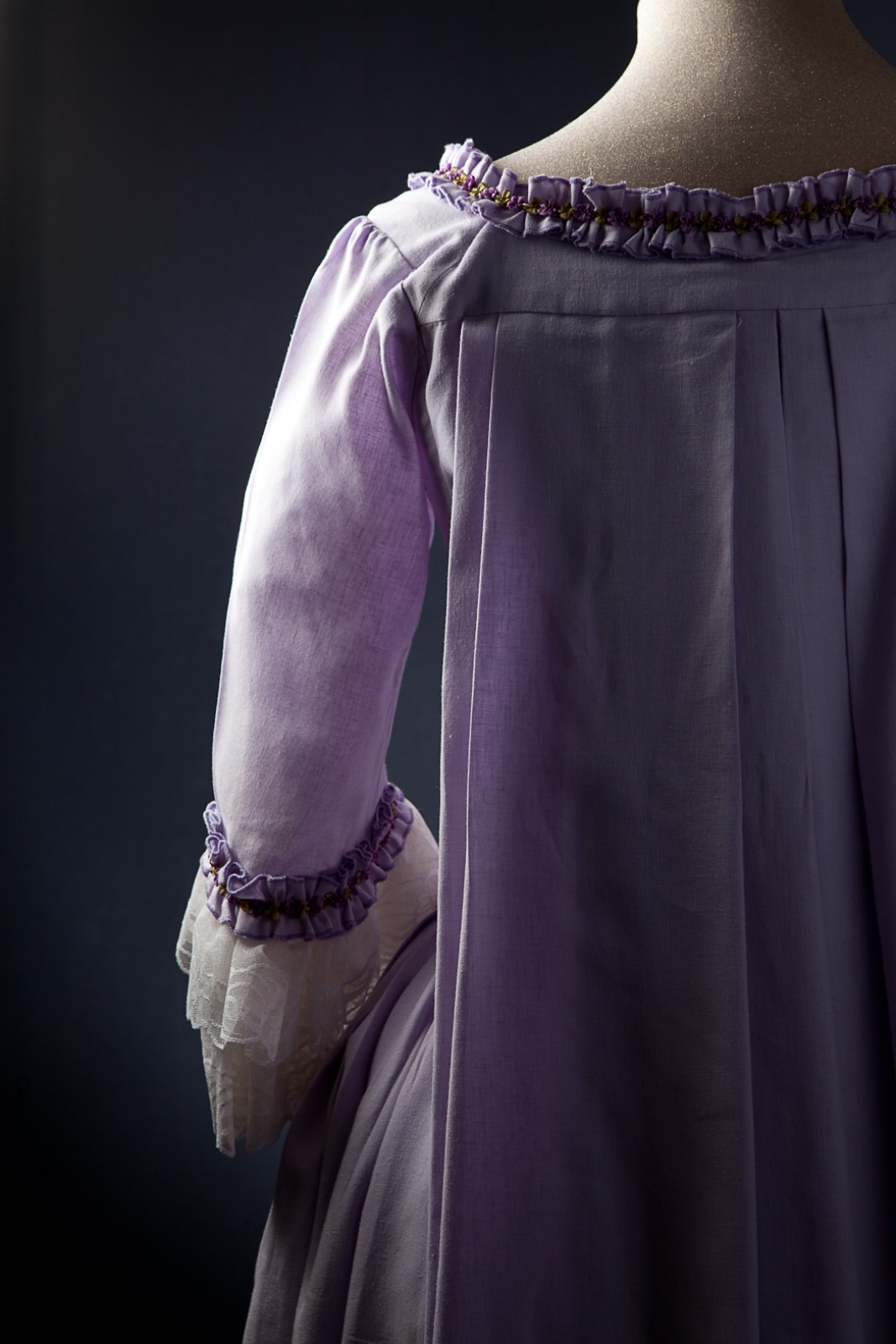 robe_XVIII_eme_mauve_4