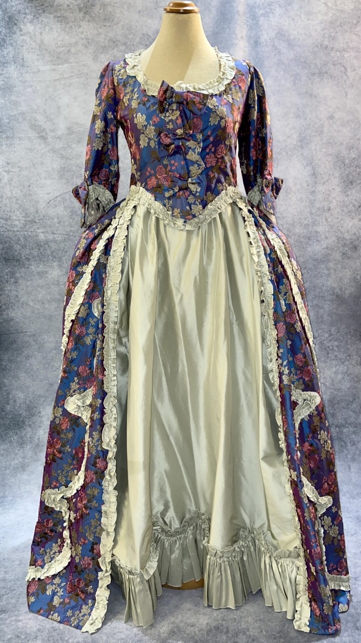 robe-XVIII-eme-soie-turquoise-brodee