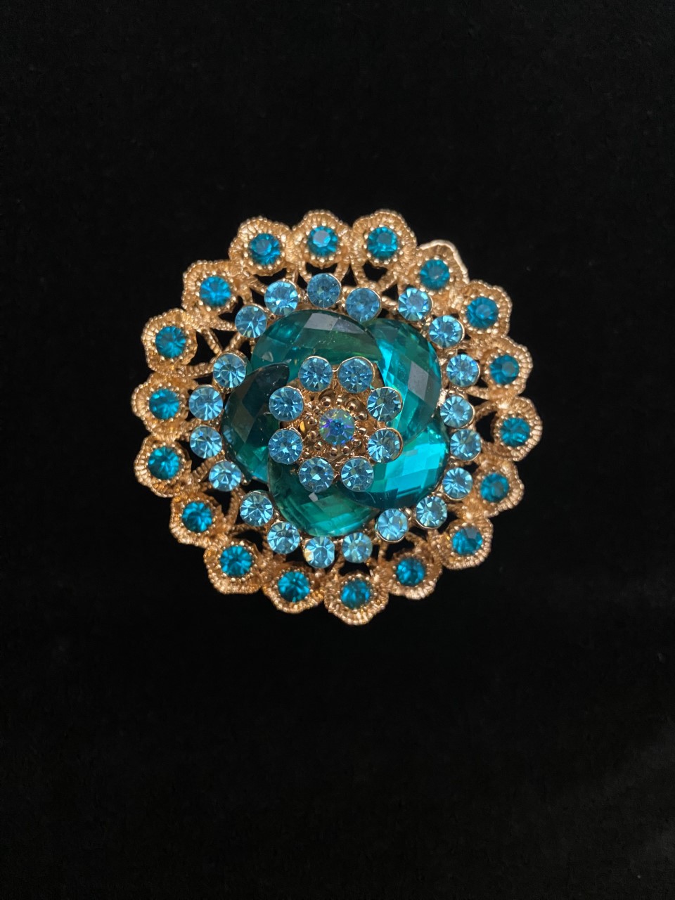 bague-rosy-doree-strass-turquoise-Atelier-la-colombe-Strasbourg