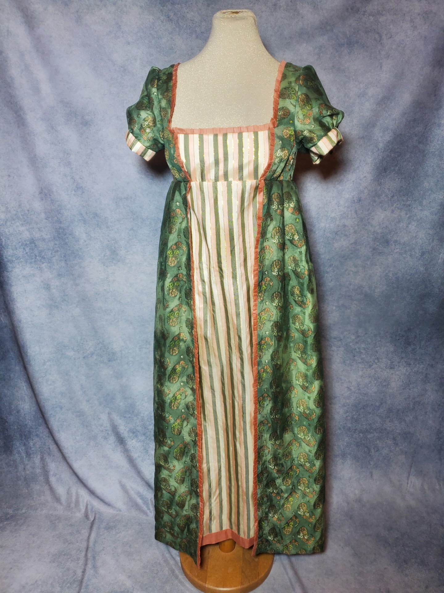 1er-empire-saumon-verte-Bridgerton-Atelier-la-Colombe-Strasbourg