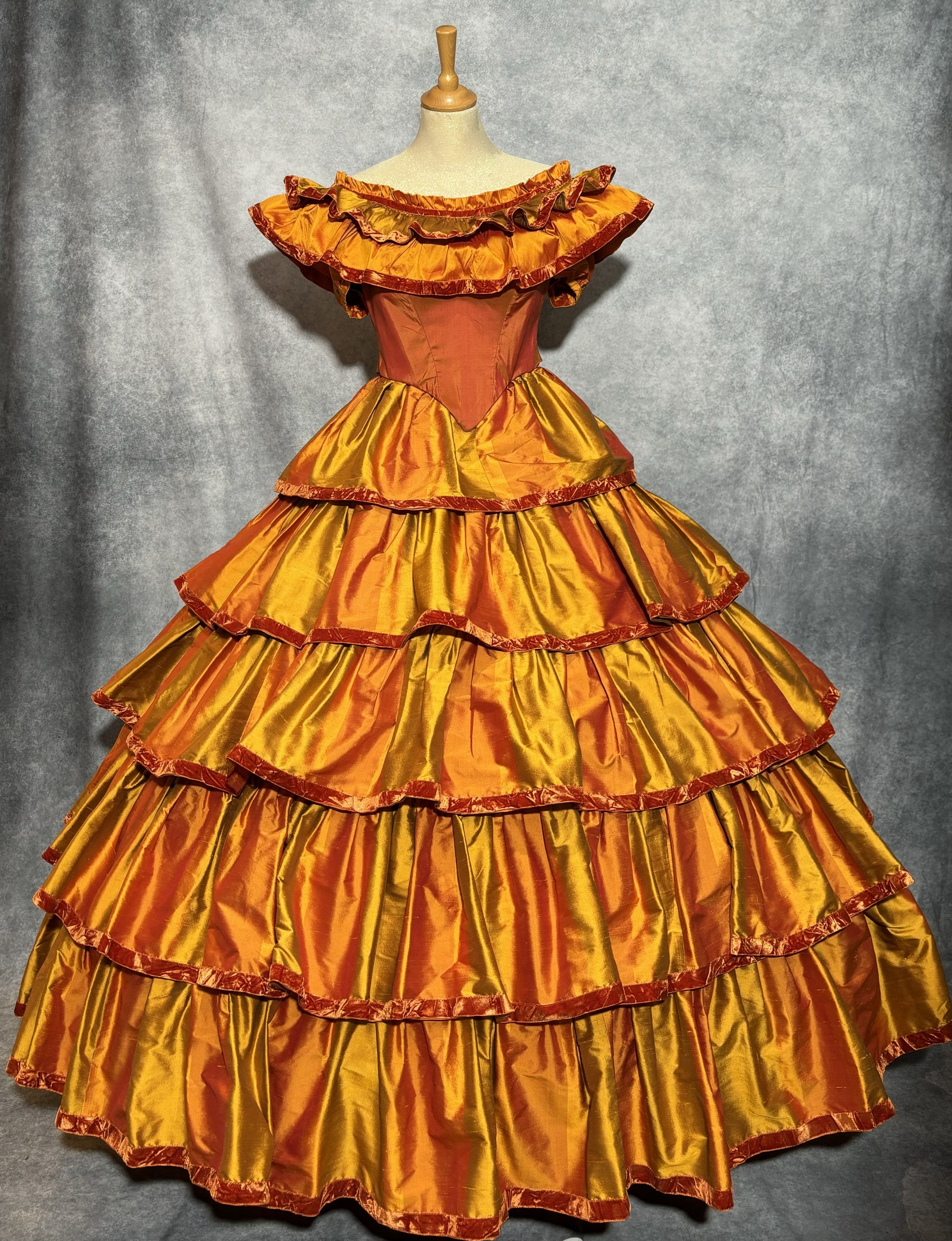 robe-second-empire-crinoline