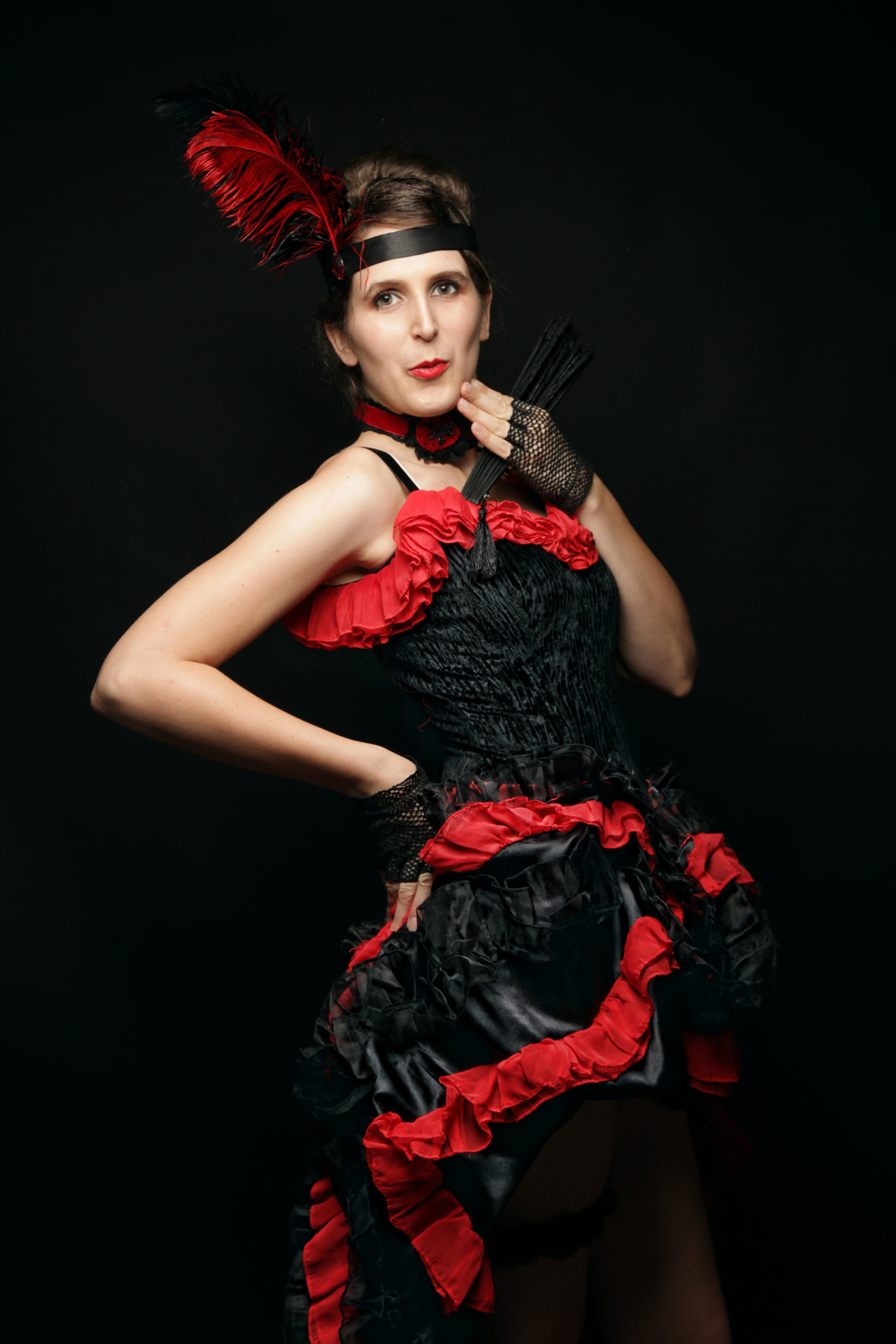French-Cancan-rouge-noir-volants-rouges-Atelier-la-Colombe-strasbourg