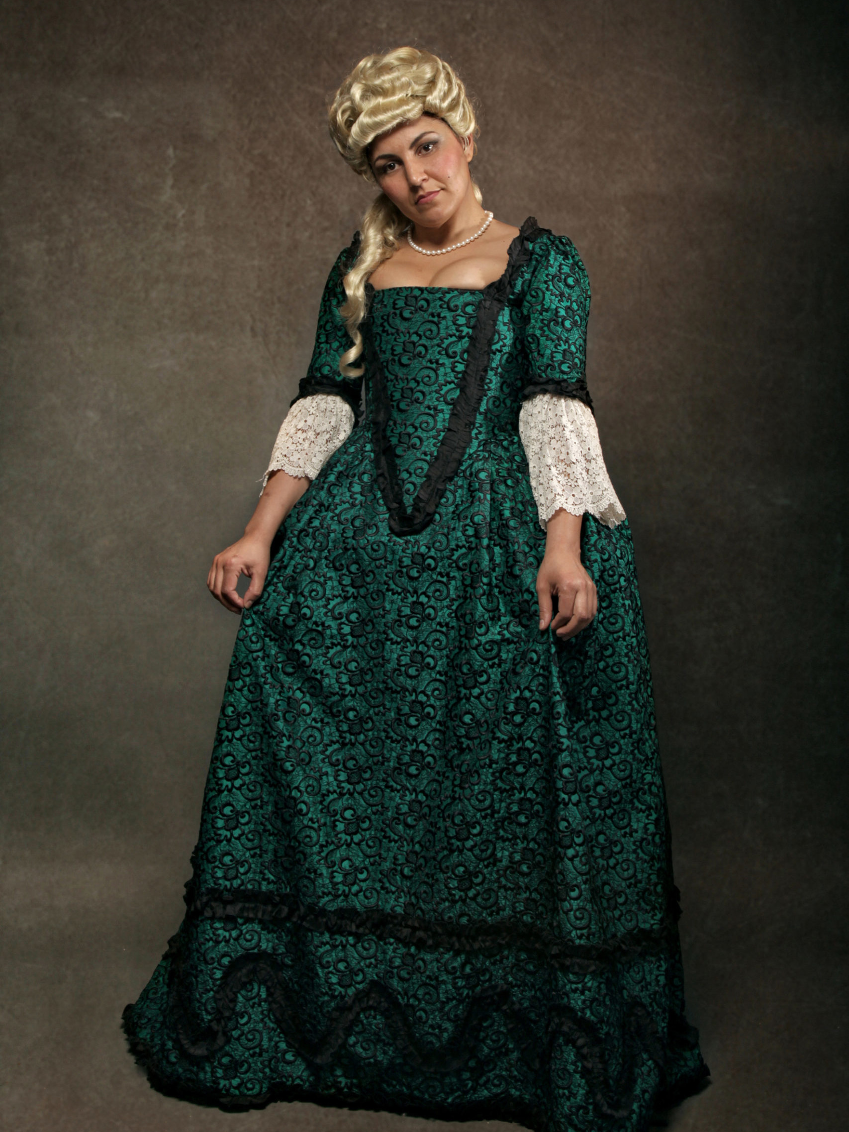 robe_XVIII_soie_emeraude_brodee